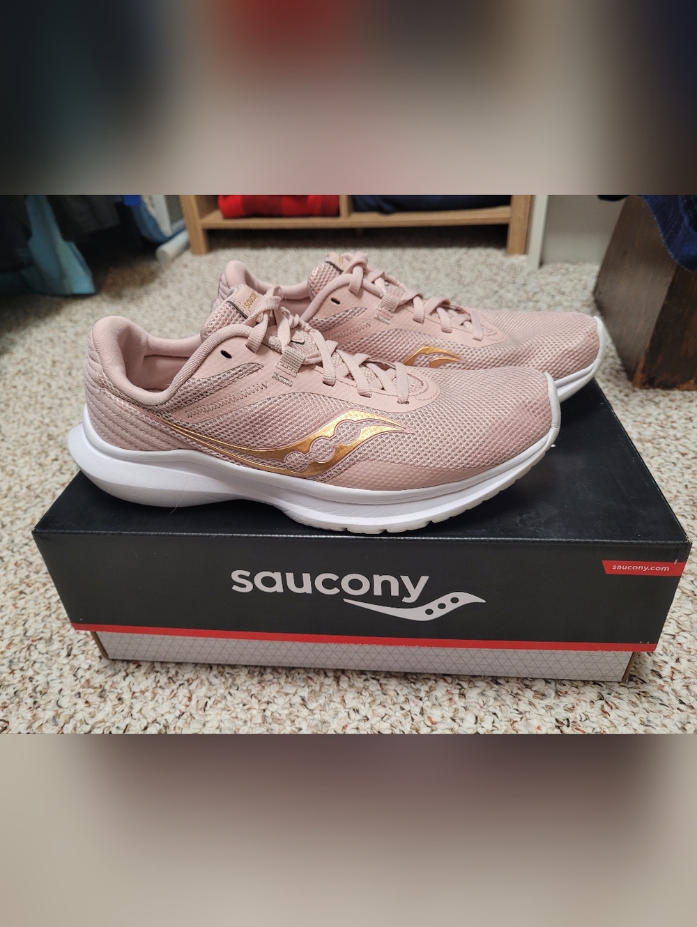 Saucony Convergence Peach and Gold Running Shoes